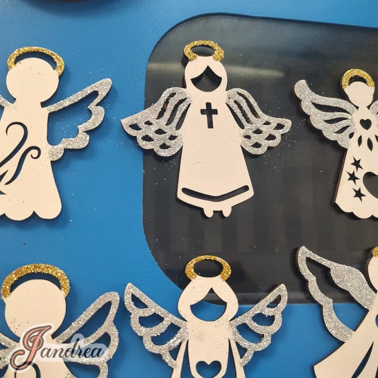 Conjunto de ángeles navideños brillantes