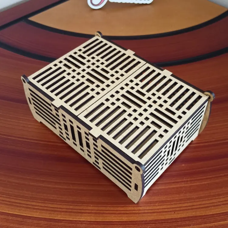 Caja calada
