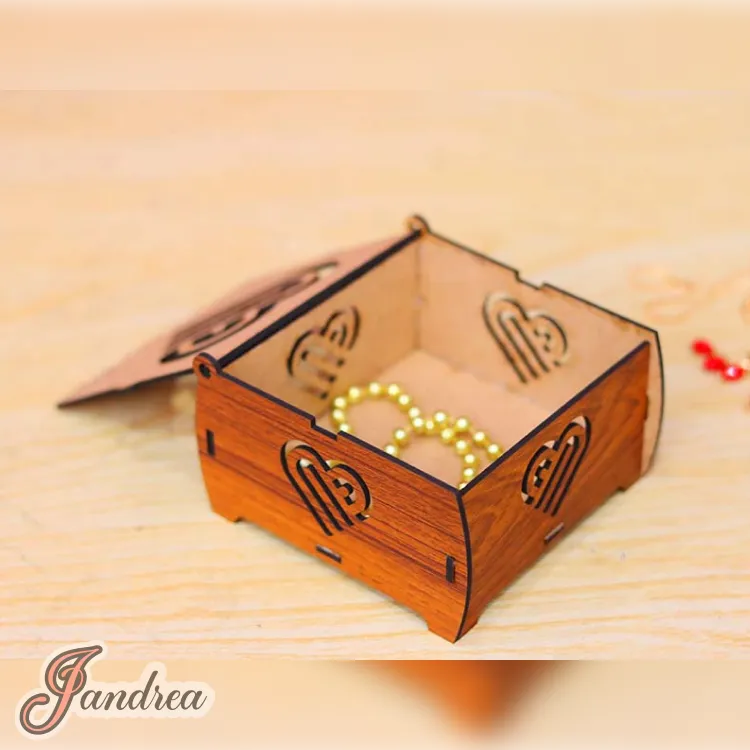 Caja de corazones perforados con tapa integrada 4 Caja de corazones perforados con tapa integrada - Imagen 4