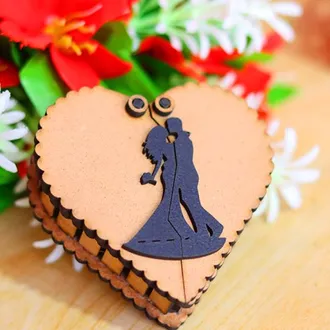 Caja para pareja con forma de corazón Crudo